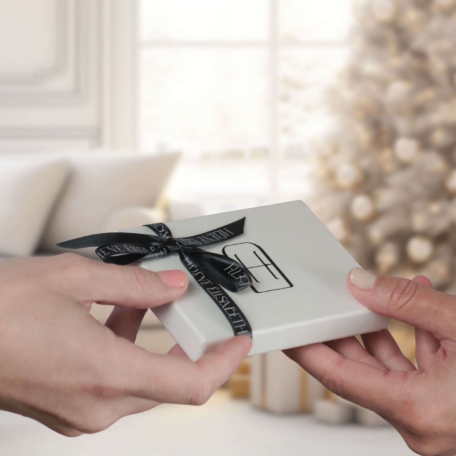 jewellery Christmas gifts for her under £100